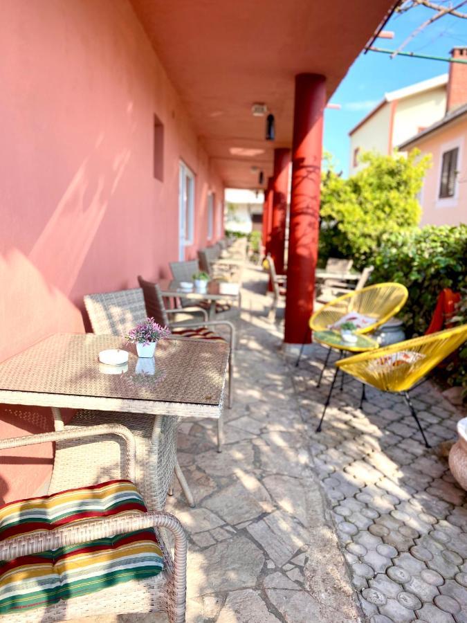 Hotel Vila Duricic 300M Od Mora Ðenovići Exterior foto